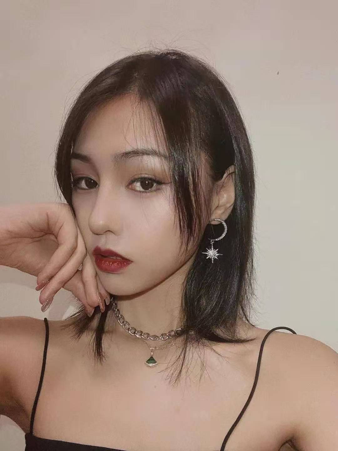 天河甜美气质夏蓝